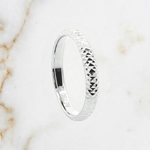 แหวนหมั้นและแหวนแต่งงานผู้หญิงทองคำขาว 18K |   ความงามอันละเอียดอ่อน บริสุทธิ์ และอ่อนโยน - Product Image 3