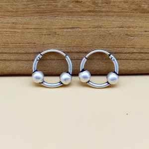 Boucles d'oreilles créoles en argent 925 de créateur Vintage Tribal Small Hoop Bijoux en argent pour mariages et cadeaux - Product Image 1