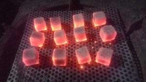 Disfrute del shisha con los Coco Cubes, producidos a partir de carbón vegetal de cáscara de coco real, fabricado a máquina. - Product Image 6