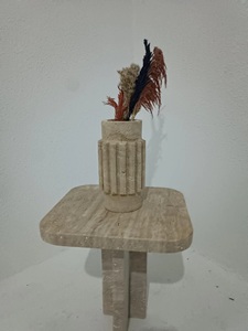 แจกันหินทราเวอร์ทีนแกะสลักด้วยมือ ดีไซน์เรียบง่ายทันสมัย เนื้อสัมผัสธรรมชาติระดับพรีเมียม ทนทาน เหมาะสำหรับตกแต่งบ้านอย่างมีสไตล์ - Product Image 3