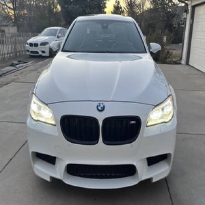 USADO LHD/RHD 2016 B M W M5 COMPETICIÓN - Product Image 1