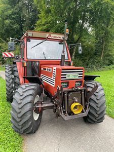 Tractor Utilitario Diésel Fiat Nuevo y Usado con Compatibilidad con Cargador Frontal Hidráulico y Plataforma de Operador Cómoda - Product Image 1