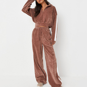 Survêtement de haute qualité en coton mélangé pour femmes, coupe ajustée, personnalisé, OEM, vente en gros de vêtements de sport, tenue de jogging pour l'entraînement, yoga - Product Image 6