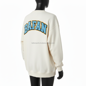 Sweat-shirt oversize pour femme en molleton de coton couleur crème avec logo brodé en chenille personnalisé, style sportif, respirant - Product Image 5