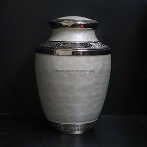 Urne de crémation décorative de qualité supérieure en aluminium blanc perle de haute qualité adultes belle œuvre gravée sculptée cendres humaines personnalisées - Product Image 1