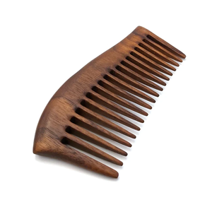 Peine de Madera de Neem Natural de la Mejor Calidad, Dientes Anchos, Ecológico, Hecho a Mano, para Uso en Salón, Forma Moderna Personalizable - Product Image 3