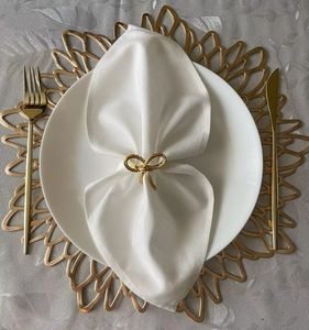 Servilleteros de estilo antiguo con detalles artesanales únicos para configuraciones de mesa de comedor de primera calidad y decoración festiva clásica - Product Image 2