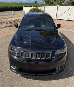 LISTO PARA CONDUCIR - USADO, VOLANTE A LA IZQUIERDA |   CONDUCCIÓN DERECHA |   Jeep Grand Cherokee Trackhawk 2020 con 29,000 millas - Product Image 1