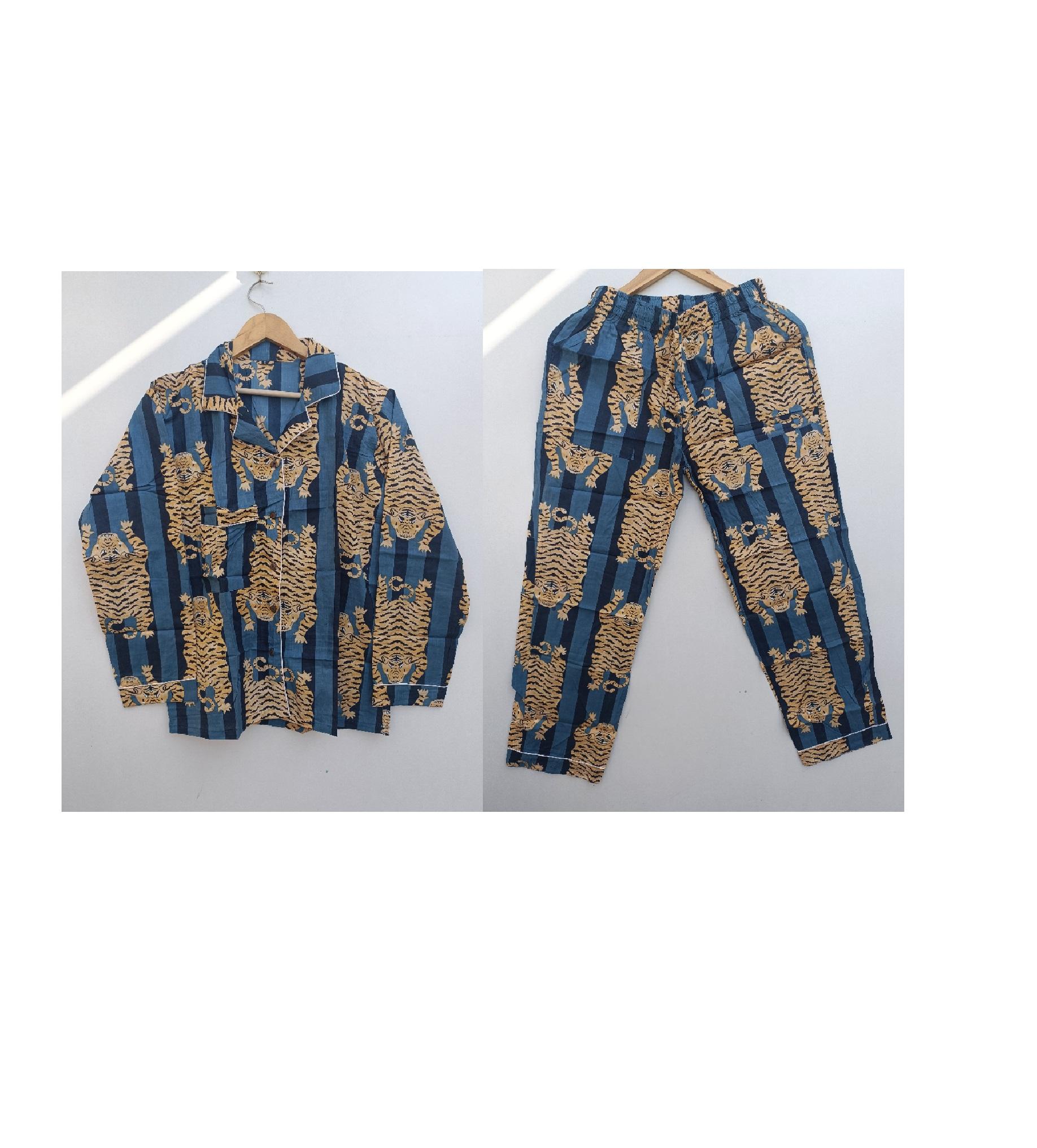 สีน้ำเงิน