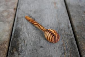 Cuchara de miel de madera de alta calidad para rociar jarabe de miel y otros líquidos pegajosos en la cocina - Product Image 2