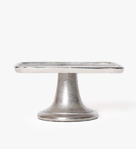 Support à gâteaux en métal martelé à 3 niveaux Design moderne classique Vaisselle faite à la main Vaisselle pour la maison Vaisselle Dessert Stand - Product Image 3