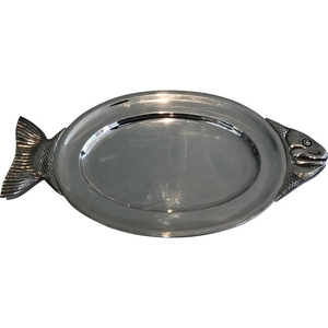Plat de service vintage en étain pour poisson, grand plat ovale en métal pour fruits de mer avec deux poignées en forme de poisson, vaisselle de table côtière, plat en aluminium - Product Image 1