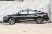 MG5 2026 180DVVT 1.5L 129HP CVT Essence Berline Sportive 5 Places Voiture Neuve Exportation en Gros