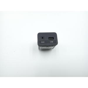 Entrée AUX/USB pour KIA Sportage Série (04>10) 96110-3W100 - Product Image 3