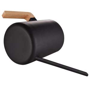 Práctica regadera de metal diseñada para uso continuo en el jardín con una construcción robusta y un flujo de agua equilibrado. - Product Image 2