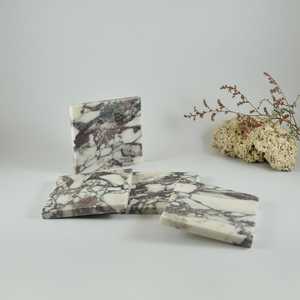 Sous-verres en marbre Calacatta Viola faits à la main, décoration de table en pierre naturelle - Product Image 1