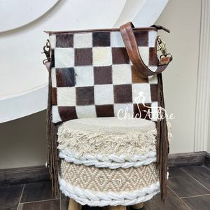 กระเป๋าถือของผู้หญิงลายหมากรุกสไตล์ตะวันตกกระเป๋าพาดลำตัวหนังวัวแท้ดีไซน์ใหม่ล่าสุดสำหรับ2025 - Product Image 1