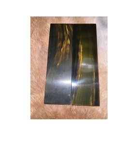 Escamas de cuerno orgánicas valorizadas para mangos de cuchillos debido a su dureza, belleza, versatilidad, naturalidad, durabilidad y acabado artesanal. - Product Image 5