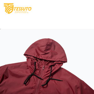 Venta al por mayor de alta calidad ligero de los hombres cortavientos chaqueta Softshell chaqueta transpirable deporte al aire libre cortavientos chaquetas de montaña - Product Image 3