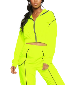 Ensemble coupe-vent décontracté à capuche pour femme en nylon 100 %, durable, avec design contrasté et logo personnalisé – Idéal pour l'hiver - Product Image 4