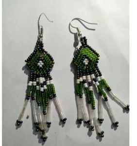 Pendientes de Cuentas Verdes Hechos a Mano-N S TOMAR ARTESANÍAS Modernos y Económicos - Product Image 2