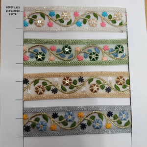 Dentelle brodée florale colorée élégante pour la mode, la décoration intérieure et les projets d'artisanat - Product Image 1