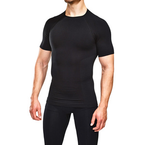 Chemises de compression entièrement personnalisées Chemises de compression à manches courtes à séchage rapide pour hommes pour l'entraînement en salle de sport - Product Image 2