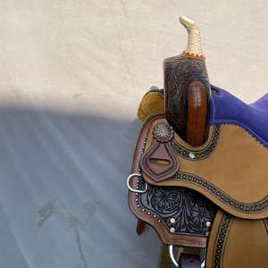 Ensemble de selle western en cuir haut de gamme avec motif Barrel Racing et arceau en bois |   Ensemble de fixation sans clou pour équipement d'équitation en acier inoxydable, façonné à la main - Product Image 5