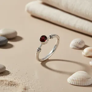 Anillo Minimalista de Plata 925 para Mujer con Gema Roja Natural, Corte Princesa, Patrón Geométrico, Bañado en Rodio, Hipoalergénico - Product Image 3