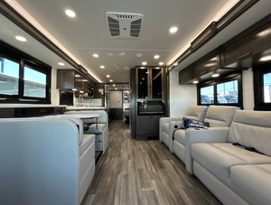 Autocaravana Usada Jaycoo Precept 36C Clase A, Años 2024-2025, en Venta - Product Image 2