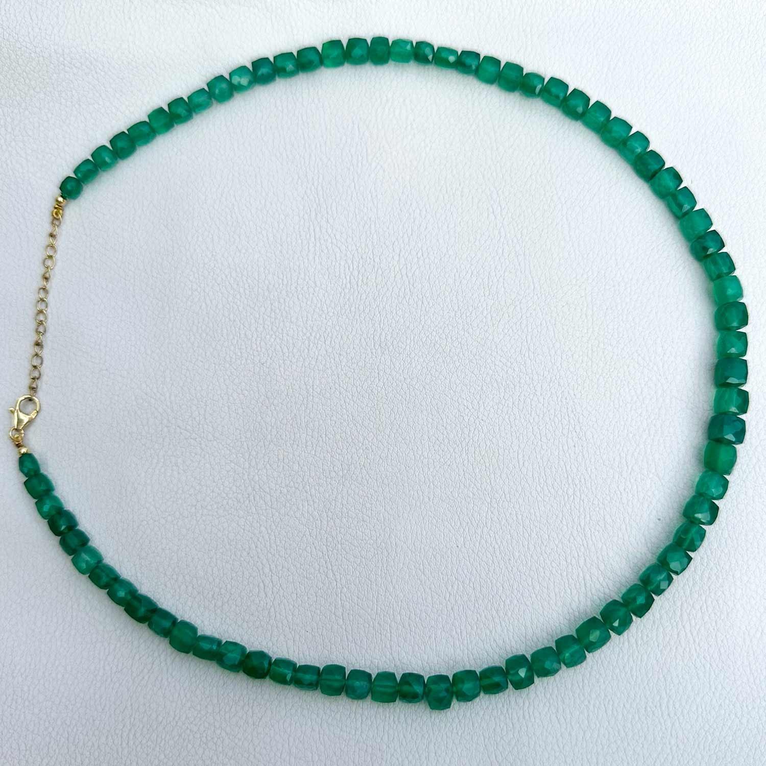 สีเขียว