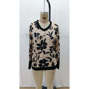 Chemisier Supreme à manches longues et col en V pour femme, 37545 - Café avec lait - Product Image 4