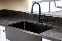 Pierre naturelle bas prix acier gris granit grande dalle revêtement mural carrelage escaliers et marches meubles en pavé