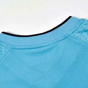 Tenues de football en gros à prix avantageux, nouvelle collection, dernier design, couleur personnalisée, fabriquées au Pakistan - Product Image 3