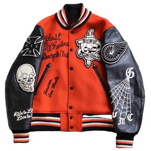 แจ็คเก็ตเบสบอลฮิปฮอปแบบปรับแต่งได้สำหรับผู้ชาย ลายตัวอักษรแบบวาร์ซิตี้ สไตล์อนิเมะ พร้อมโลโก้ปักด้านหน้า ดีไซน์อนิเมะ คอตั้ง - Product Image 1
