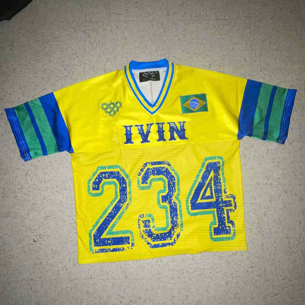 สีเหลือง