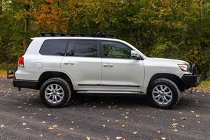 MEILLEURE OFFRE LANDCRUISERS 2016 V8 POWER 4X4 DIFFÉRENTIEL CENTRAL VERROUXABLE EN PARFAIT ÉTAT DE FONCTIONNEMENT PROPRE ET EXCELLENT ÉTAT PRÊT À L'EXPORTATION LUXE - Product Image 5