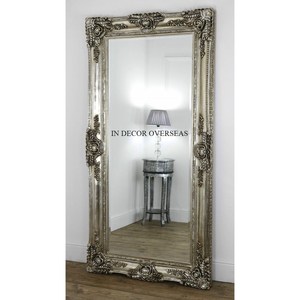 Espejo de piso con marco de diseño único de lujo de metal chapado en oro de primera calidad con detalles intrincados y construcción duradera - Product Image 3