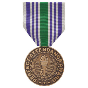 เข็มกลัดโลหะสังกะสีผสมดีไซน์แบบกำหนดเอง3D เคลือบทองแบบนิ่ม - Product Image 5