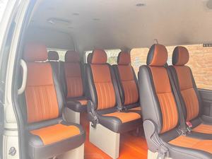 Utilisé pour Hiace 4 places, conduite à gauche, moteur diesel Euro VI 2024, transmission automatique, 2 roues motrices, toit ouvrant - Product Image 4