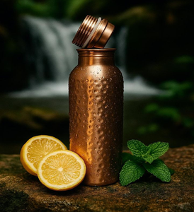 Bouteille d'eau en cuivre gravée à la main-Design floral complexe, artisanat traditionnel, avantages pour la santé ayant des avantages pour la santé - Product Image 4