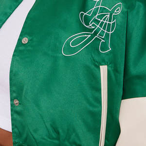 Veste universitaire en satin à la mode pour femmes avec doublure en nylon respirant traitement tricoté arrivée de vente flash - Product Image 2