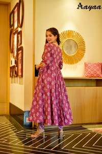 Bonne qualité Diwali Collection New 2023 Designer pur coton soie avec lourde robe imprimée numérique fournisseur indien - Product Image 5