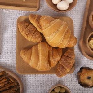 Grande assiette carrée en bois de hêtre 25x25cm - Plat de service en bois massif naturel - Ustensile de cuisine carré durable - Product Image 4