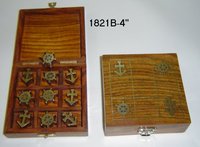 Jeu d'échecs en laiton à Base de bois, dernière conception, or Antique poli, jeu d'échecs en laiton lesté avec boîtier en aluminium métal