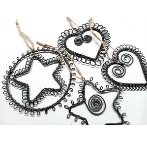 Adorno Navideño Minimalista de Hierro Forjado con Diseño Personalizado para Decoración Navideña del Hogar - Product Image 2