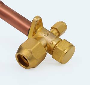 Vanne de dérivation à 3 voies de type S de 5/8 pouce, corps en laiton SAE à 45 degrés, tuyau en cuivre 23G, 800 PSI pour la connexion de charge de réfrigérant CVC - Product Image 2