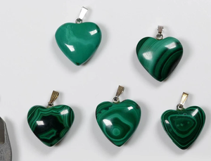 Collar con colgante de corazón de cristal de malaquita al por mayor colgante de cristal de malaquita con cadena - Product Image 4