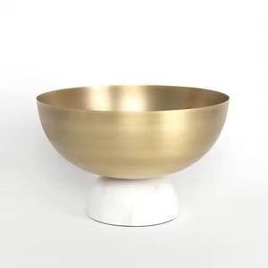 Bol à fruits à fleurs vintage en laiton antique Bols à dates polies en métal - Product Image 1