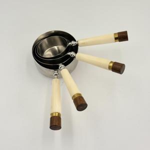 Utensilios de Medición de Cocina, Tazas y Cucharas Medidoras de Acero Inoxidable, Juego de Cuatro Piezas de Cucharas y Tazas Medidoras con Mango de Resina - Product Image 3